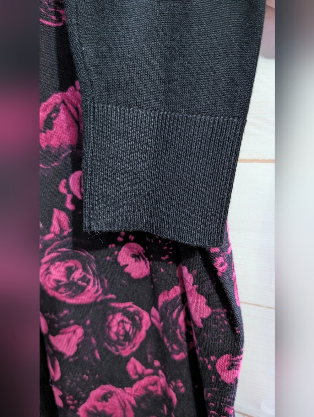 Nwot Jessica Black Cardigan with Fuchsia Rose Print Size XL - Picture 4 of 6